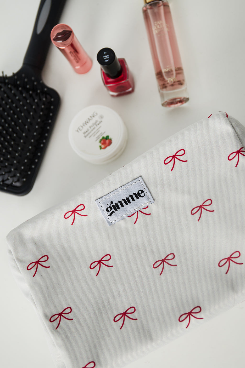Make-up bag bows