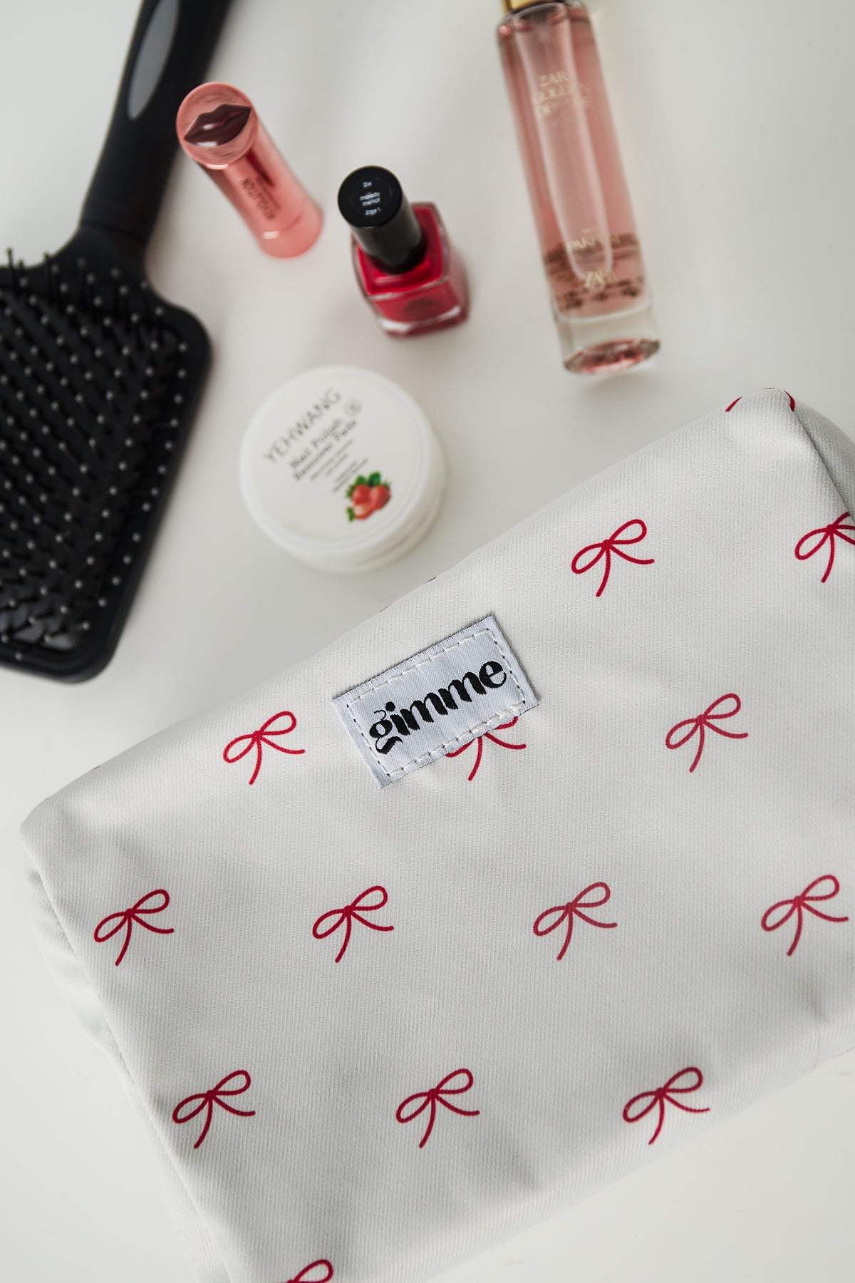 Make-up bag bows