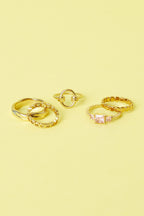 Minimalist ring with circle