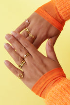 Minimalist wavy ring