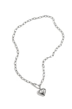Necklace hanging heart with front closure