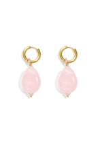 Earrings with asymmetrical bead