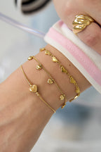 Minimalist bracelet with decorated heart
