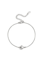 Minimalist bracelet with decorated heart