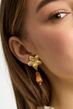Flower earrings with organic bead