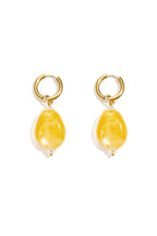 Earrings with asymmetrical bead