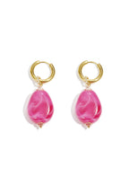 Earrings with asymmetrical bead