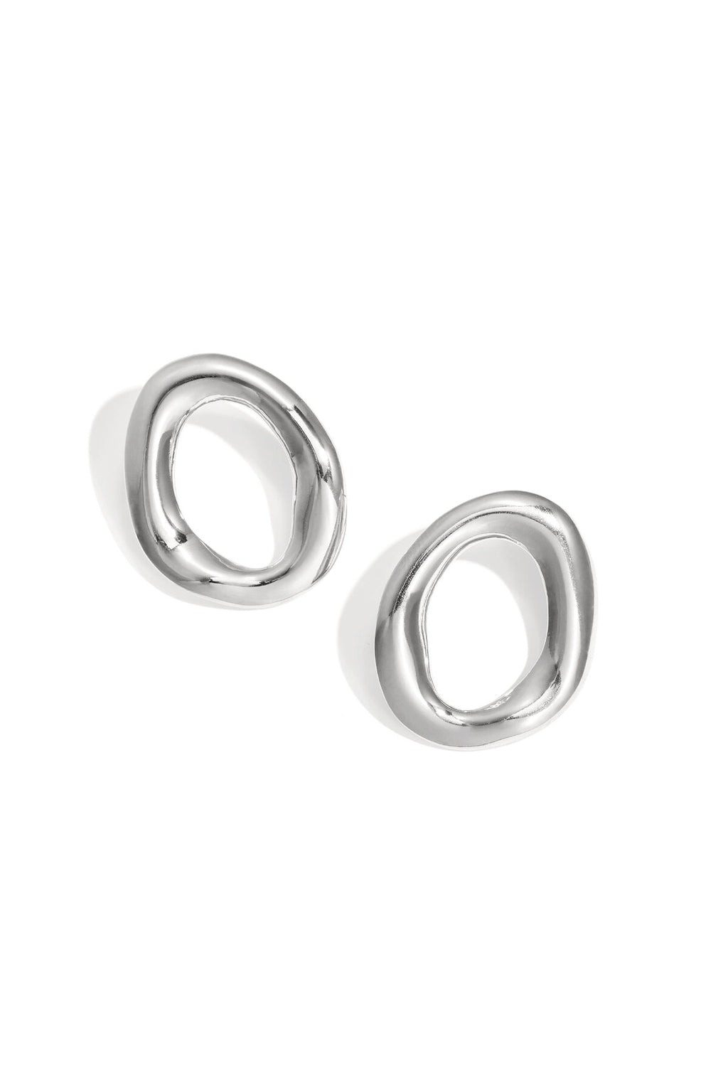 Oval earrings with an organic shape