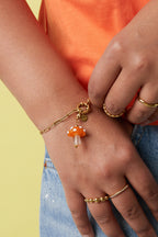 Bracelet with front clasp and oval links