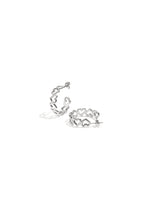 Hoop earrings with alternating hearts