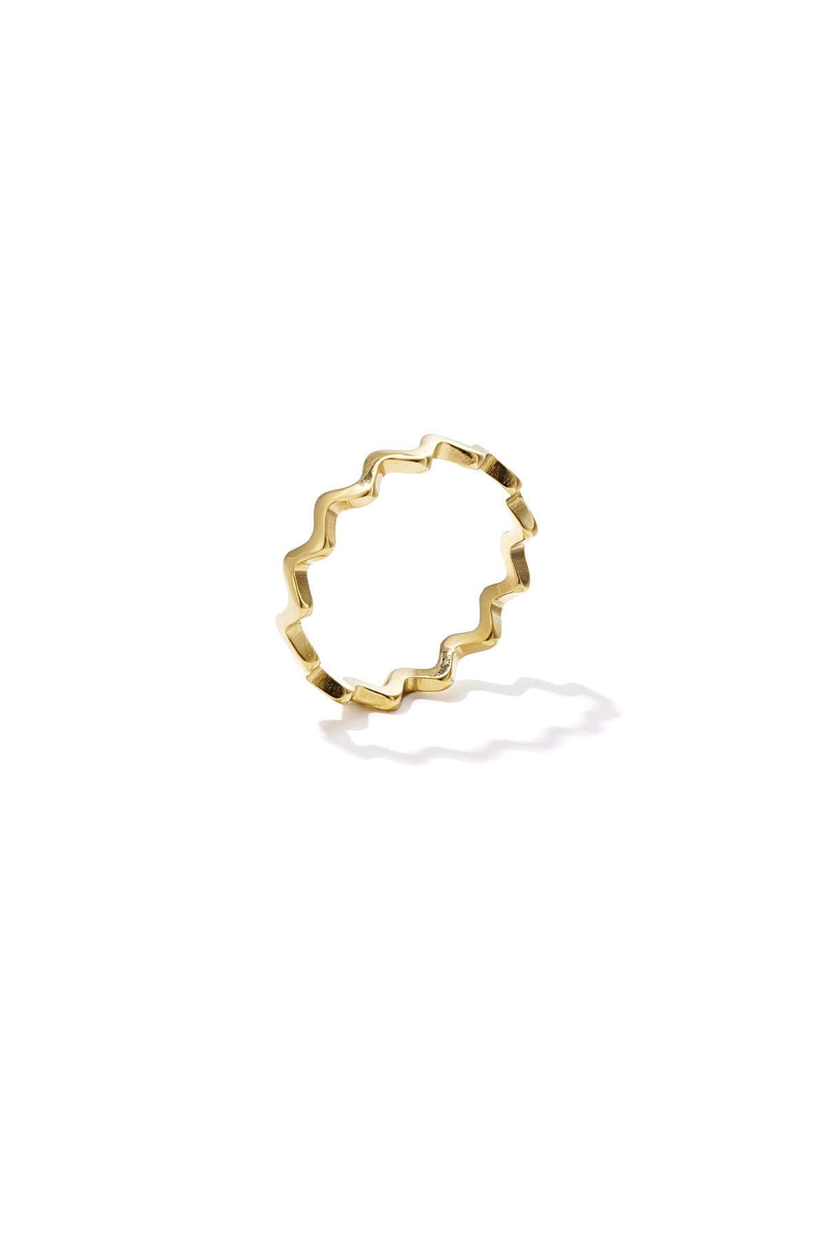 Ring wavy and minimalist