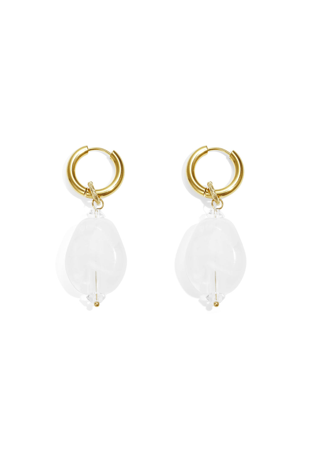 Earrings with asymmetrical bead