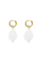 Earrings with asymmetrical bead