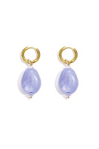 Earrings with asymmetrical bead