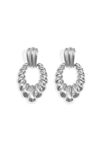 Statement earrings shell motif