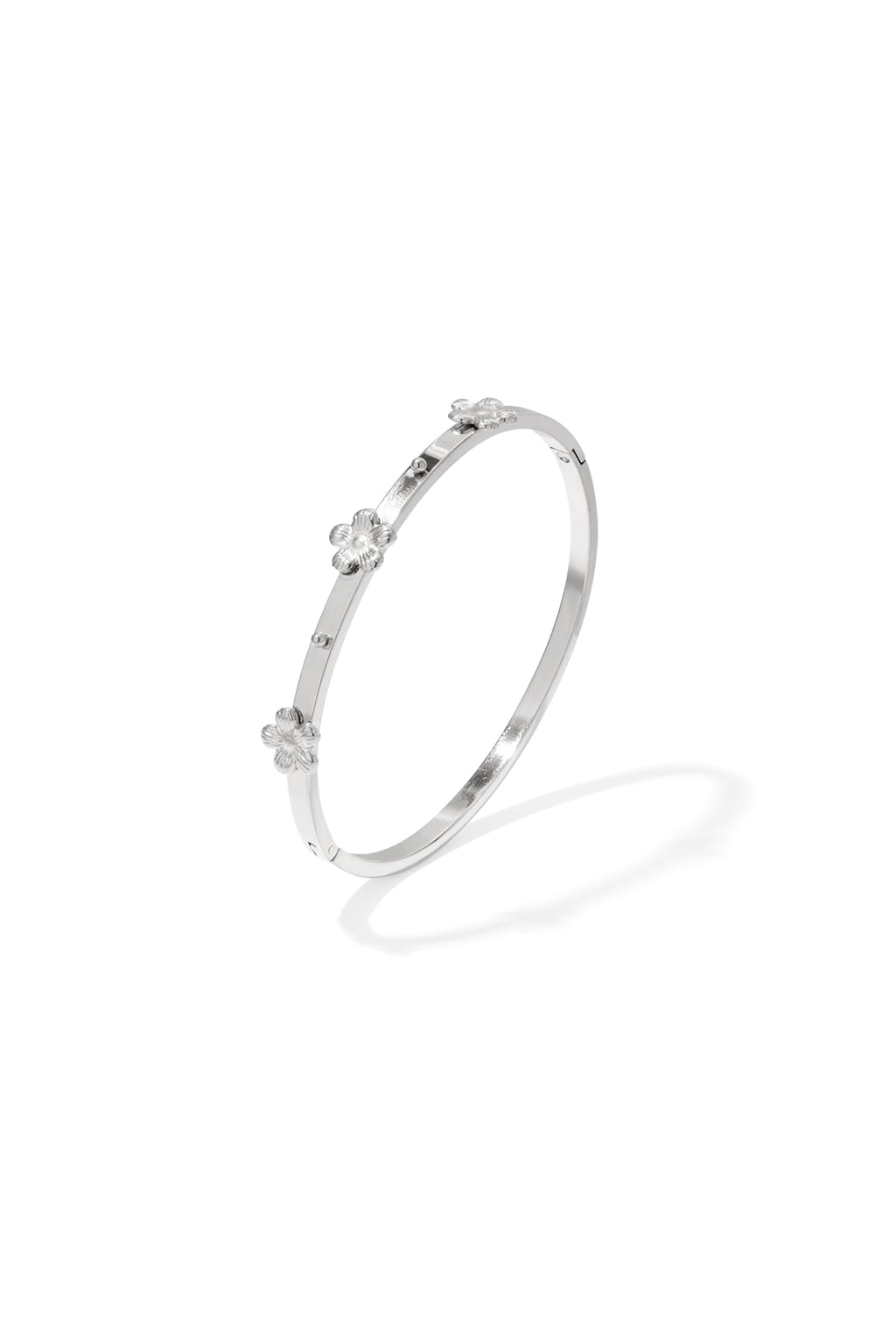 Bangle with floral details