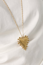 Statement heart necklace