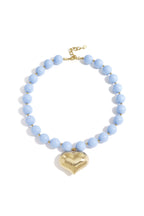 Bead necklace with hanging heart