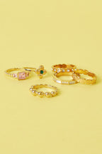 Statement ring with clover and stone