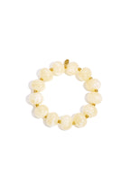 Elastic beaded bracelet with large beads